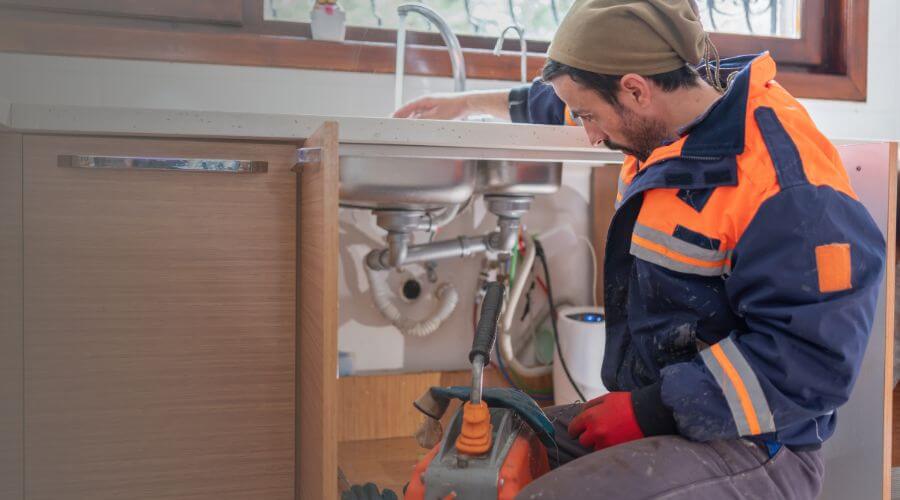 Expert burst pipe repair services in Karnes City, TX
